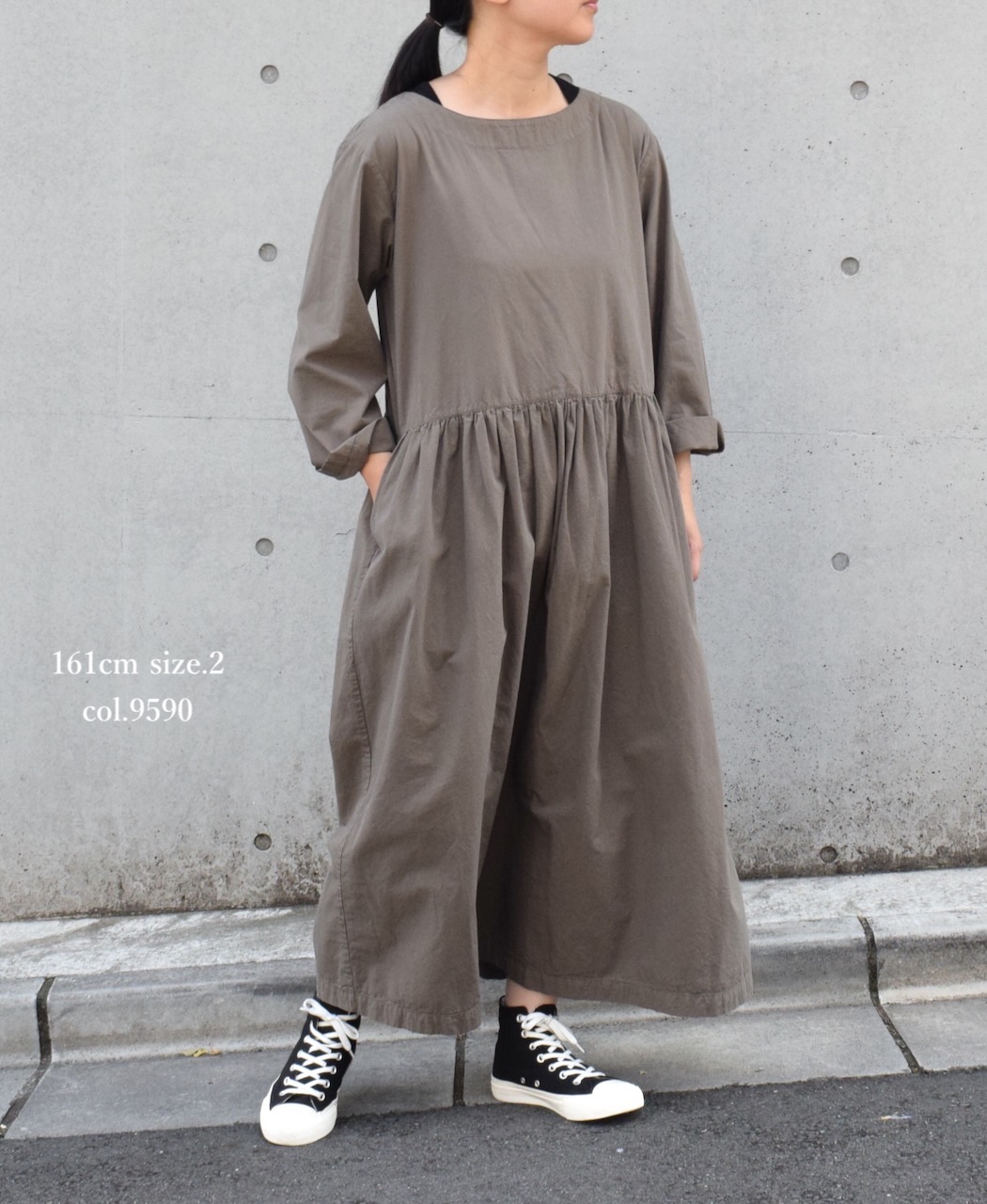 INAM2474PD(ワンピース) 40s POPLIN OVERDYED BOAT NECK L/SL ONE-PIECE