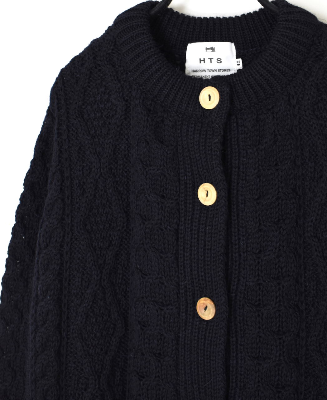 CHT2451W(カーディガン) ARAN CREW-NECK LONG CARDIGAN(WOOD BUTTON)