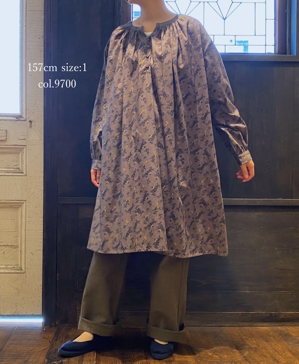 NSL24542(チュニック) 40s POPLIN FLOWER PRINT GATHERED TUNIC