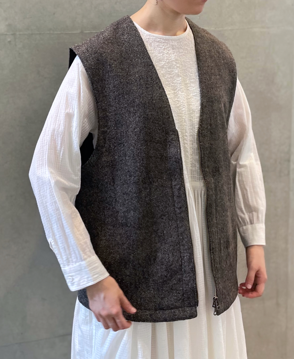 MDSH2461(ベスト) V-NECK ZIPPER VEST