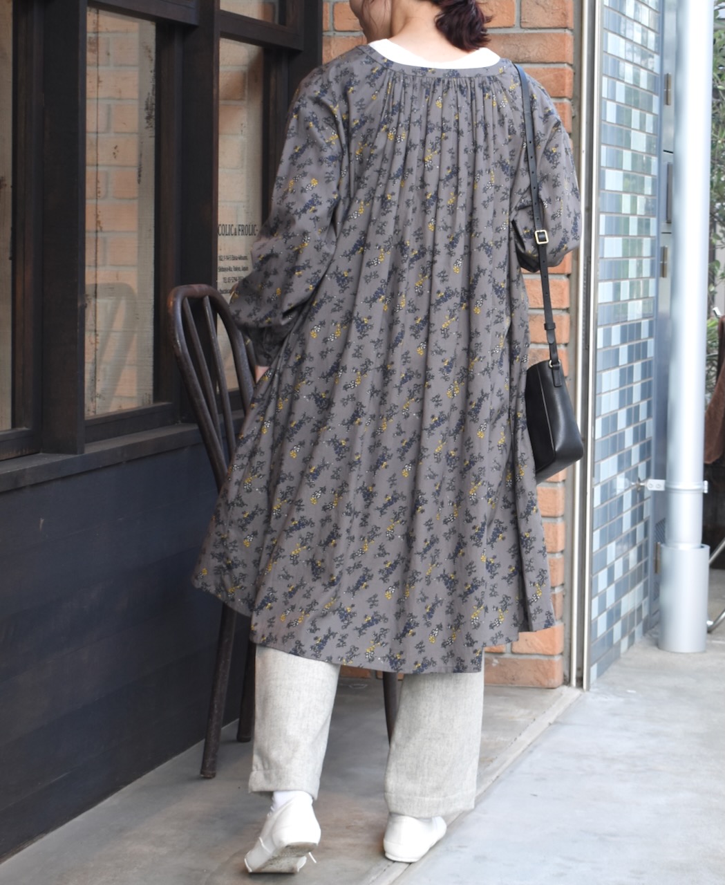 NSL24542(チュニック) 40s POPLIN FLOWER PRINT GATHERED TUNIC