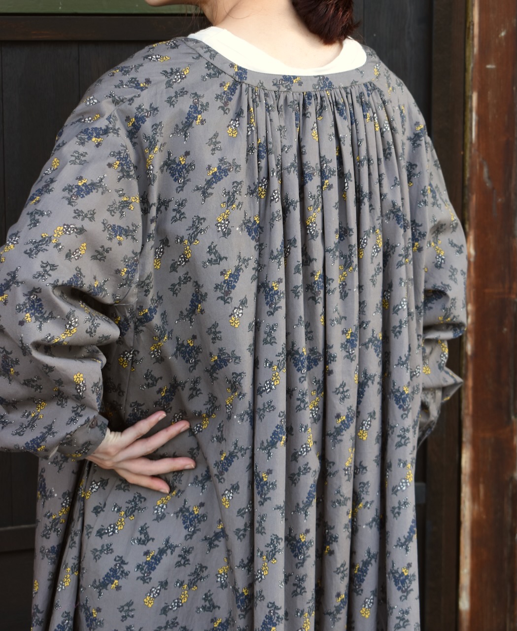 NSL24542(チュニック) 40s POPLIN FLOWER PRINT GATHERED TUNIC