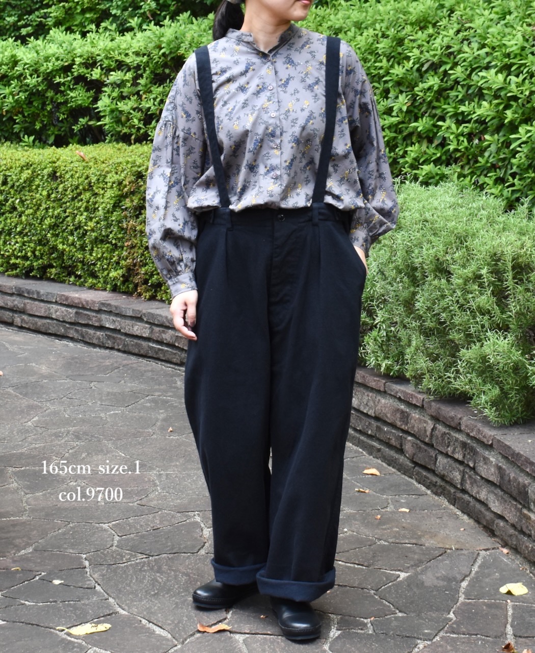 NSL24541(シャツ) 40s POPLIN FLOWER PRINT BAND COLLAR GATHERED SHIRT