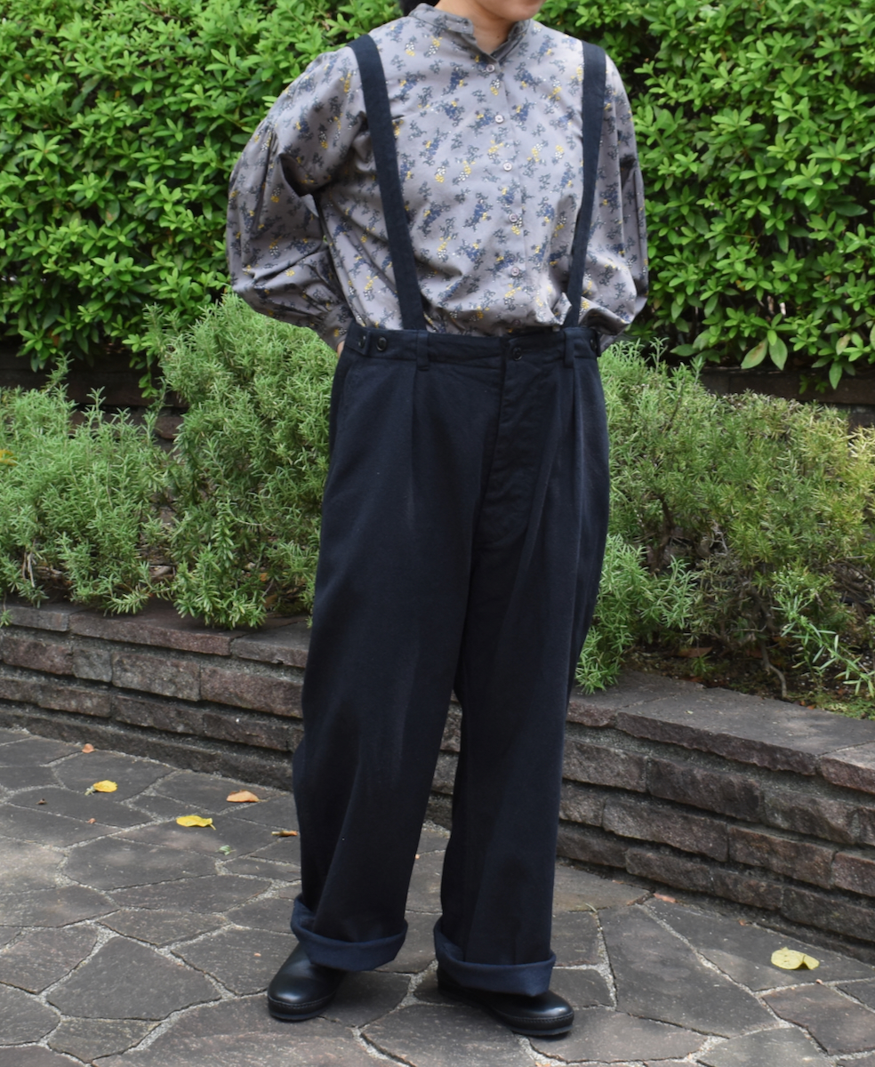 ISNAM2453(パンツ) COTTON WOOL TWILL ADJUSTER TACK PANTS WITH SUSPENDERS