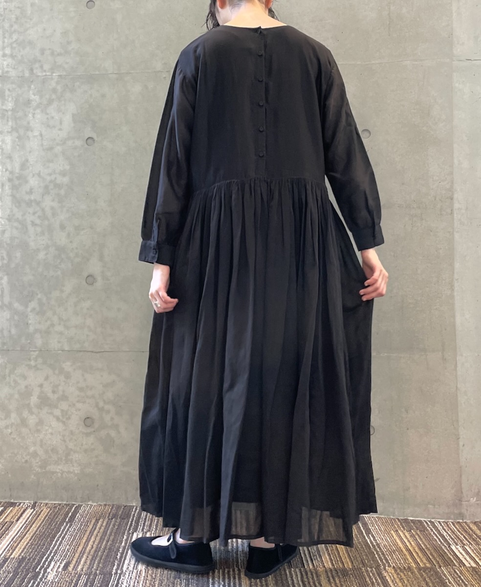 NMDS22562 (ワンピース) HANDWOVEN COTTON SILK RAJASTHAN TUCK GATHERED DRESS