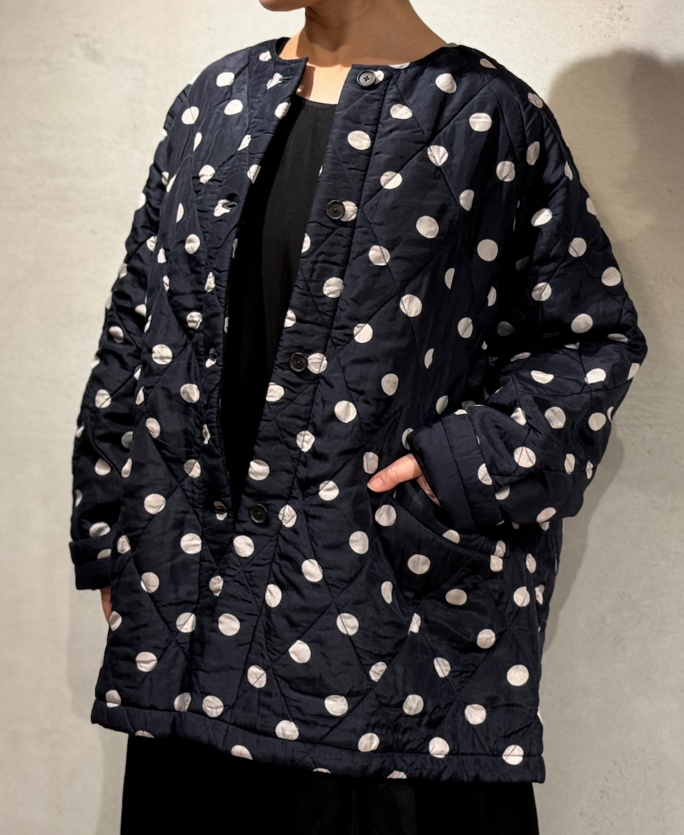 NMDS24512P(コート) PADDED SILK DOT PRINT FRONT BUTTON HALF COAT