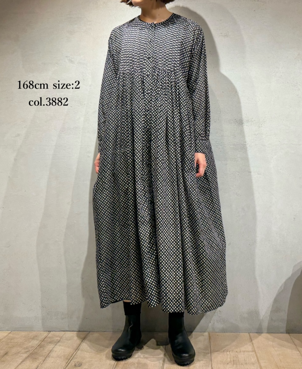 INMDS24723(ワンピース) 80s COTTON SMALL SQUARE BLOCK PRINT CREW-NECK BUTTON MAXI SHIRT DRESS WITH MINI PINTUCK