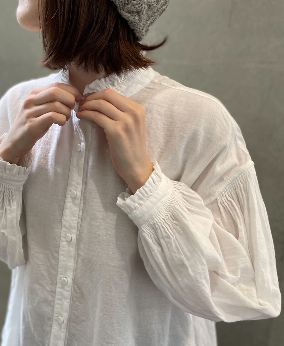 INMDS24702W(シャツ) TWILL COTTON KHADI PLAIN(WASH) FRILL COLLAR SHIRT WITH MINI PINTUCK