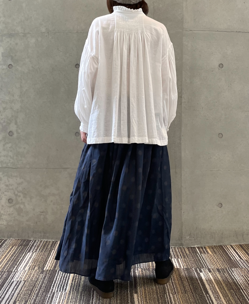 INMDS24702W(シャツ) TWILL COTTON KHADI PLAIN(WASH) FRILL COLLAR SHIRT WITH MINI PINTUCK