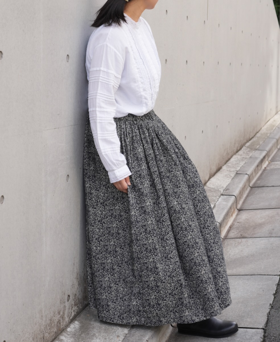 NSL24534(スカート) CORDUROY FLOWER PRINT GATHERED SKIRT