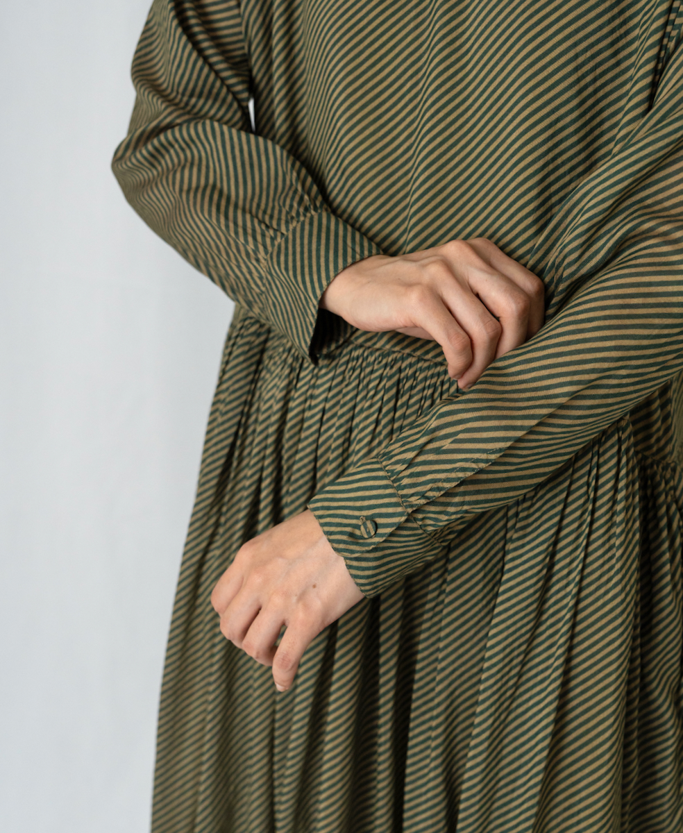 NMDS22562BS(ワンピース) HANDWOVEN COTTON SILK BIAS STRIPE PRINT RAJASTHAN TUCK GATHERED DRESS