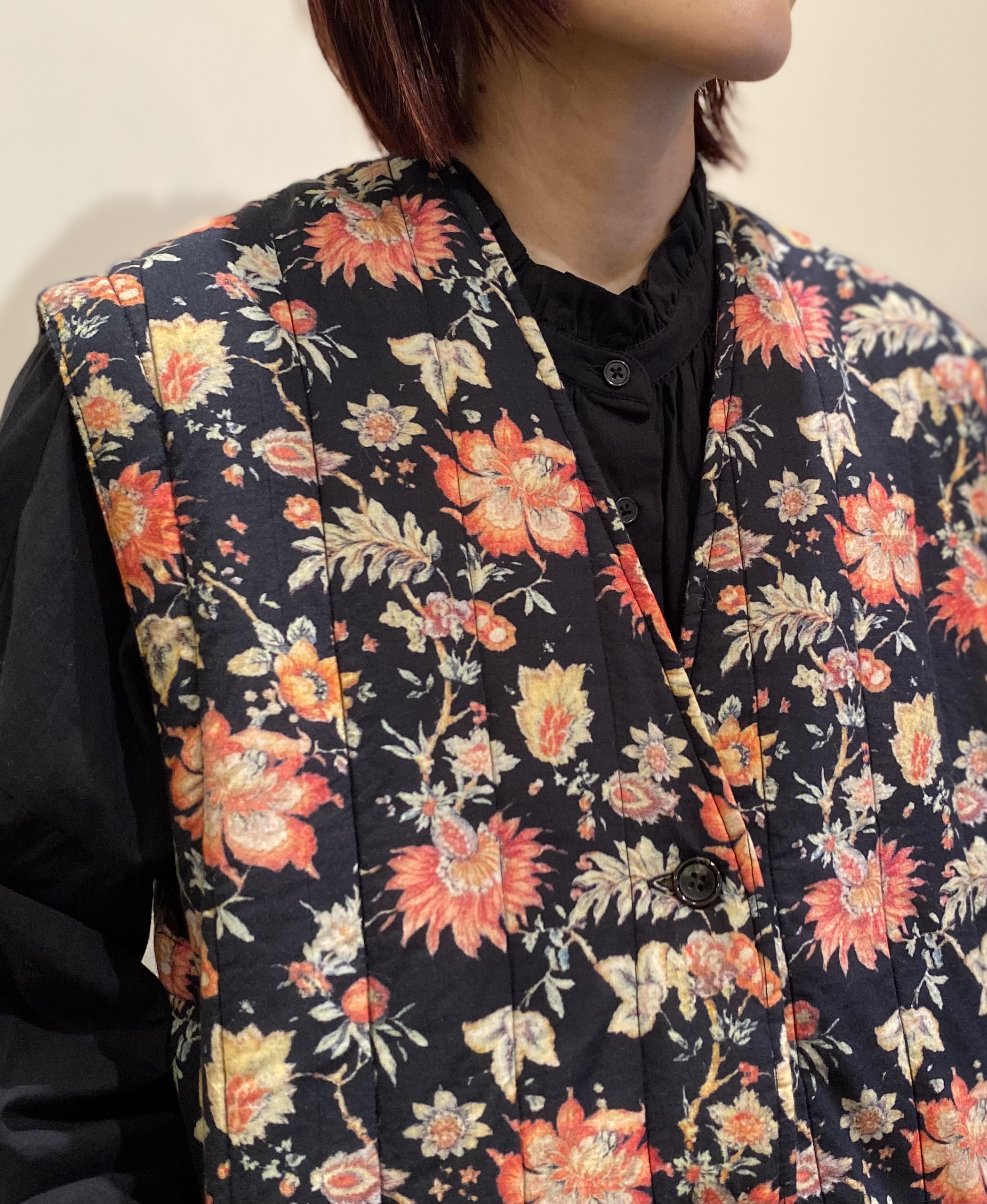 INSL24732(ジャケット) 60s CAMBRIC FLOWER PRINT V-NECK VEST