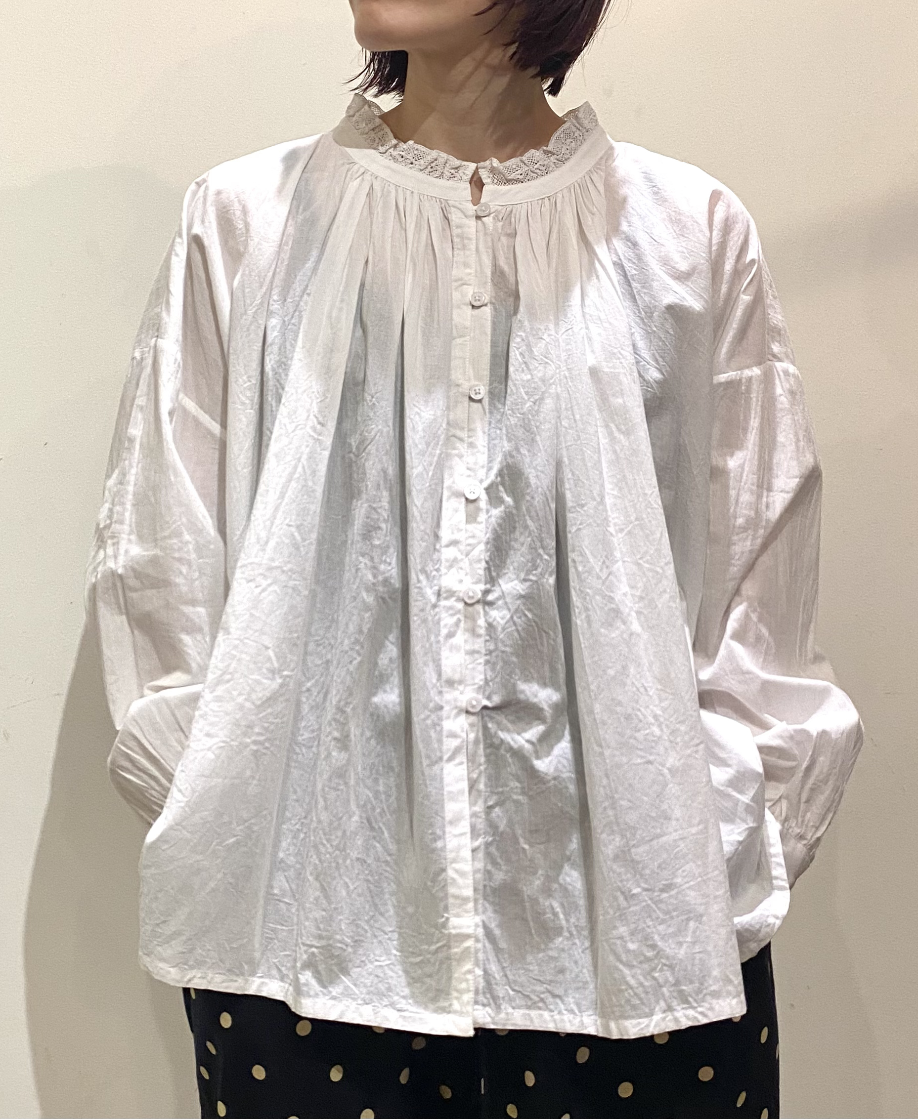 NSL24561(スモック) 60s CAMBRIC PLAIN WITH LACE NECK LACE GATHERED SMOCK