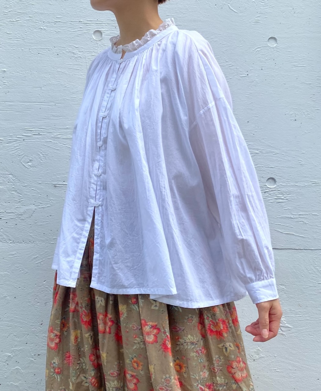 NSL24561(スモック) 60s CAMBRIC PLAIN WITH LACE NECK LACE GATHERED SMOCK