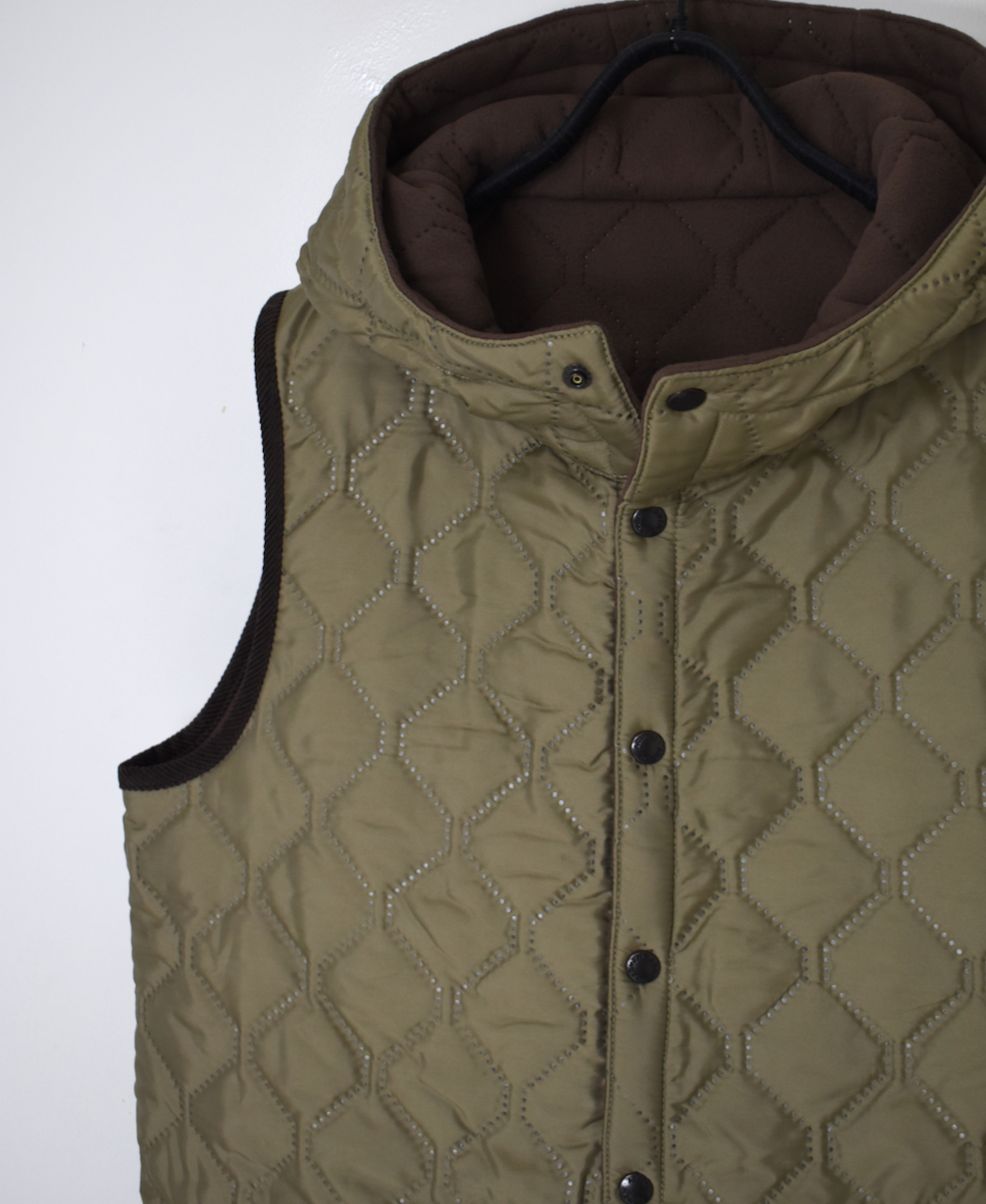 NAM2252(ベスト) PLAIN POLYESTER×FLEECE HEAT QUILT REVERSIBLE HIGH COLLAR HOODED LONG VEST