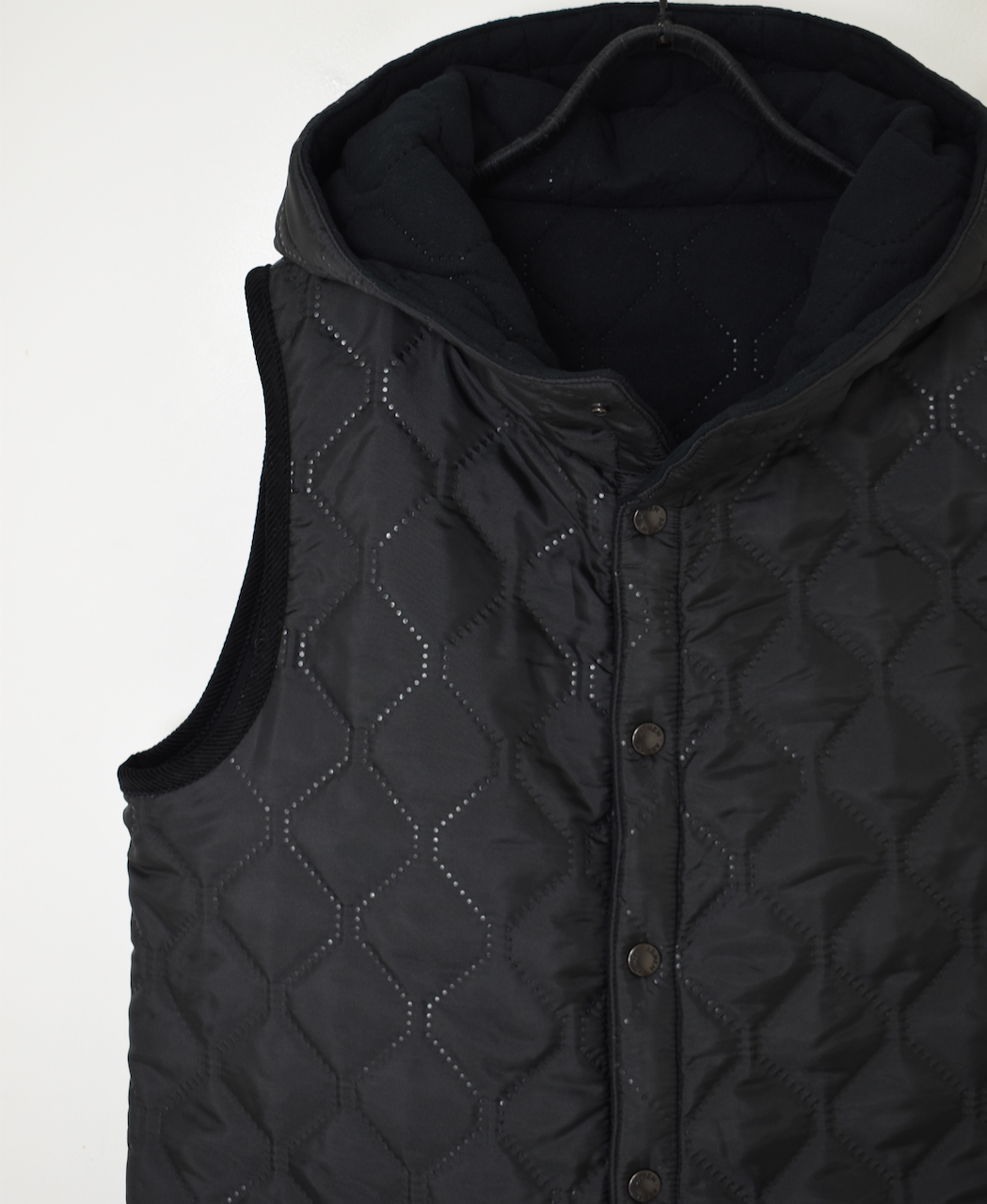 NAM2252(ベスト) PLAIN POLYESTER×FLEECE HEAT QUILT REVERSIBLE HIGH COLLAR HOODED LONG VEST