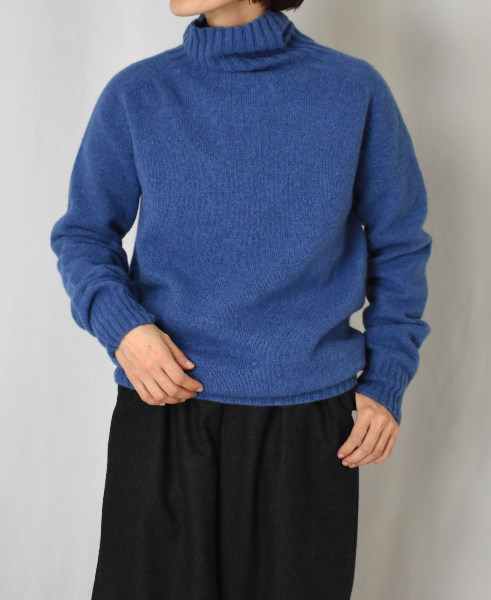 JNAMP1651 (ニット) GEELONG LAMBSWOOL POLO NECK SADDLE SHOULDER P/O