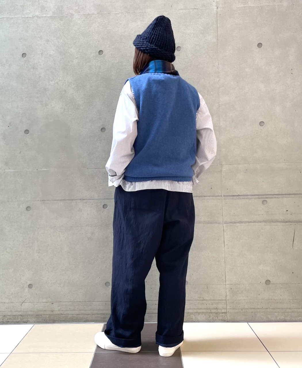 JNAMP2451(ニット)GEELONG LAMBSWOOL POLO NECK VEST