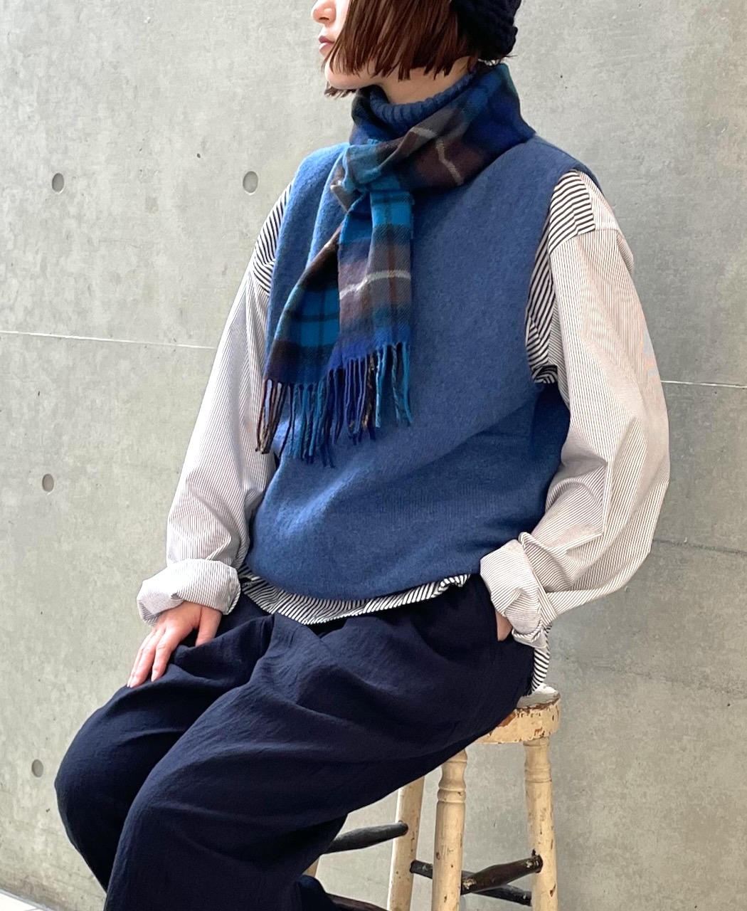 JNAMP2451(ニット)GEELONG LAMBSWOOL POLO NECK VEST