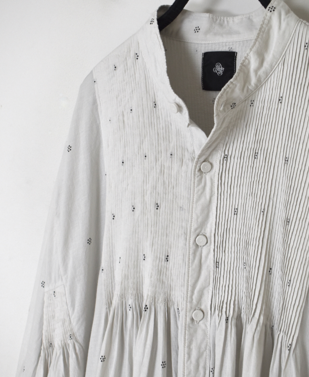 INMDS24715D(ワンピース) 60s COTTON DOT FLOWER PRINT(OVERDYE) MINI PINTUCK BANDED COLLAR SHIRT DRESS