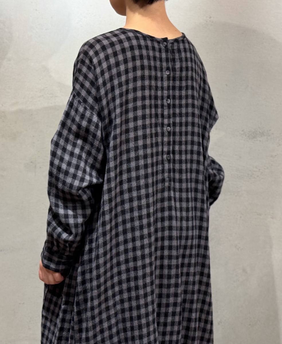 NMDS24575(ワンピース) BOILED WOOL GINGHAM CHECK CREW NECK DRESS