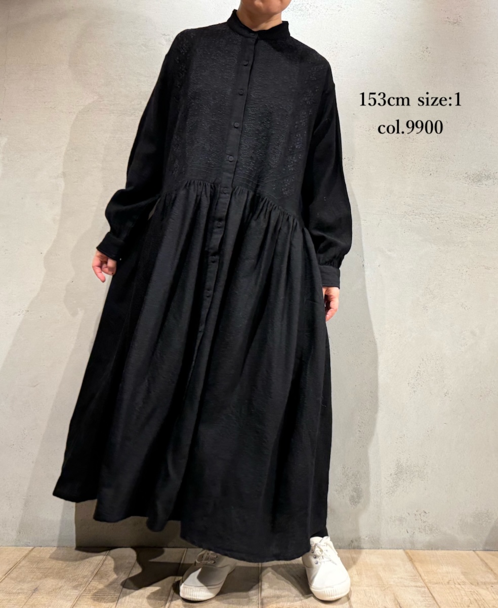 NMDS24561(ワンピース) BOILD WOOL PLAIN BANDED COLLAR EMB DRESS