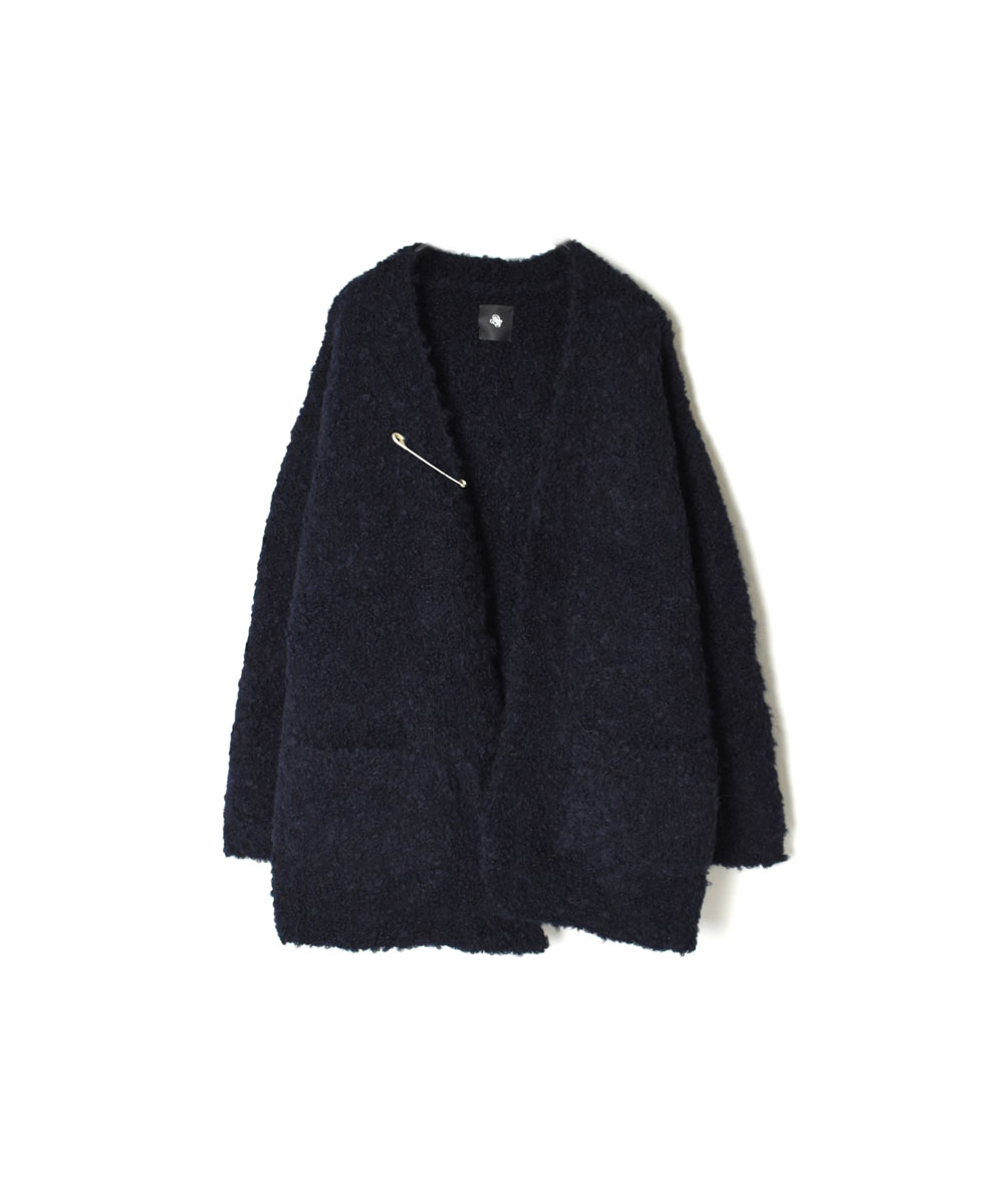 CNMDS2051A (カーディガン) BOUCLE V-NECK CARDIGAN WITH PIN