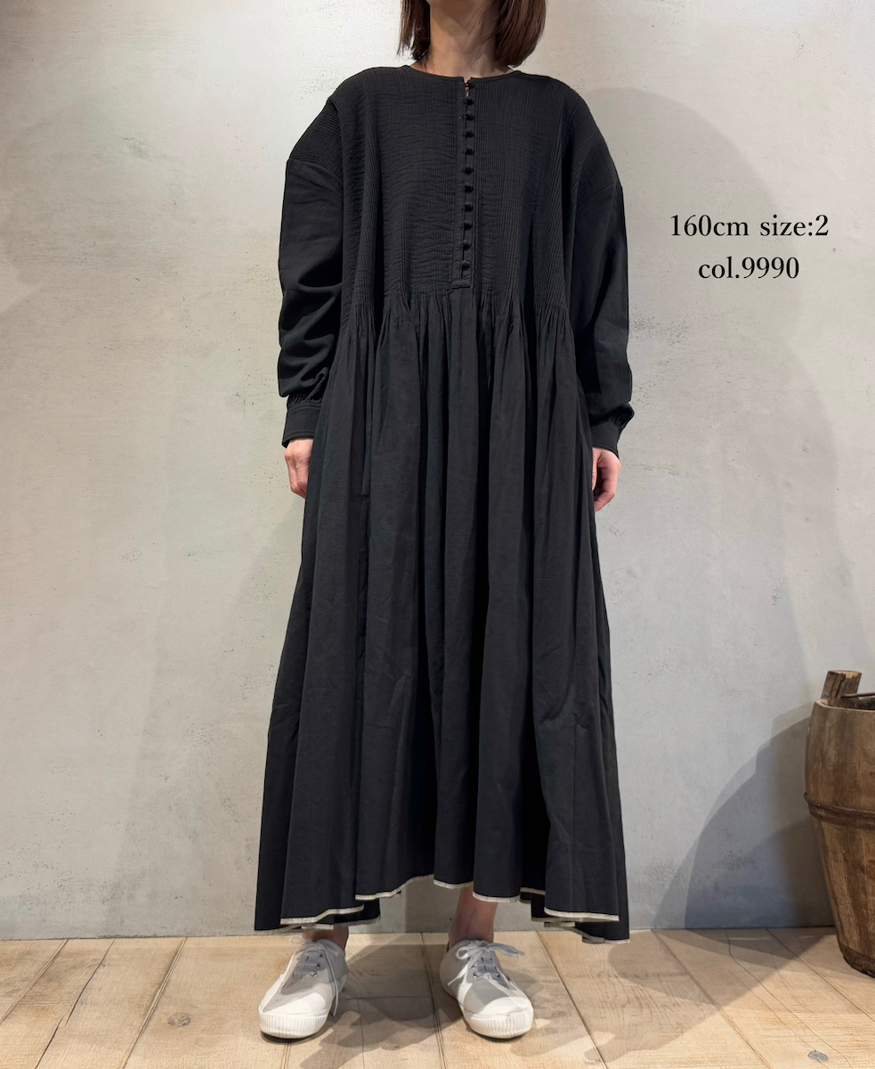 ●INMDS24302(ワンピース) HEAVY COTTON KHADI WITH SELVAGE BALL BUTTON CREW-NECK PULLOVER SHIRT DRESS WITH PINTUCK