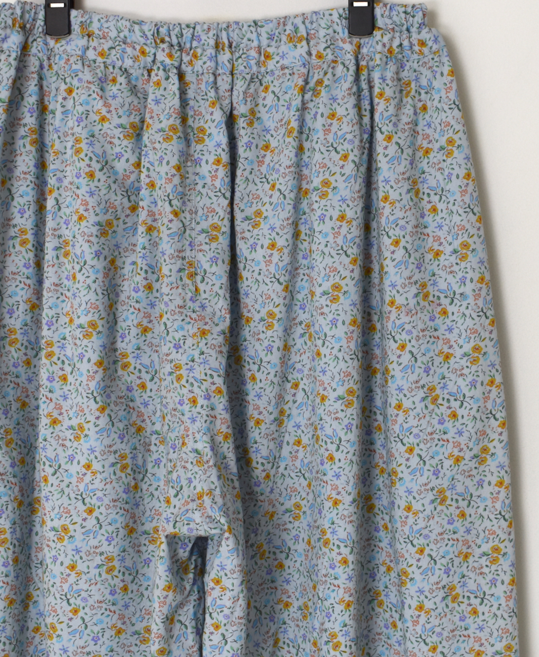 INAM2516FD(パンツ) COTTON FLOWER PRINT GATHERED EASY PANTS WITH LINING