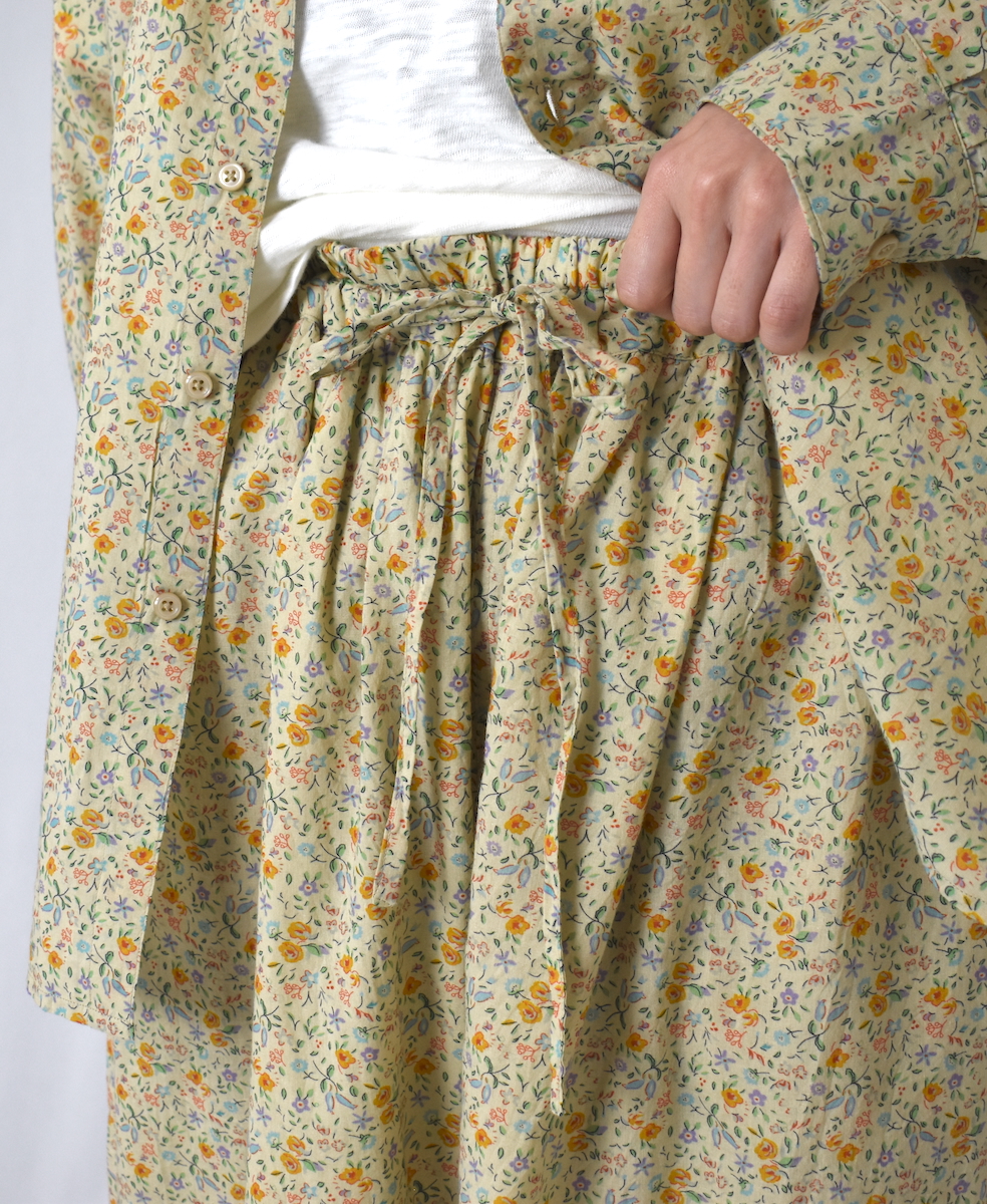 INAM2516FD(パンツ) COTTON FLOWER PRINT GATHERED EASY PANTS WITH LINING