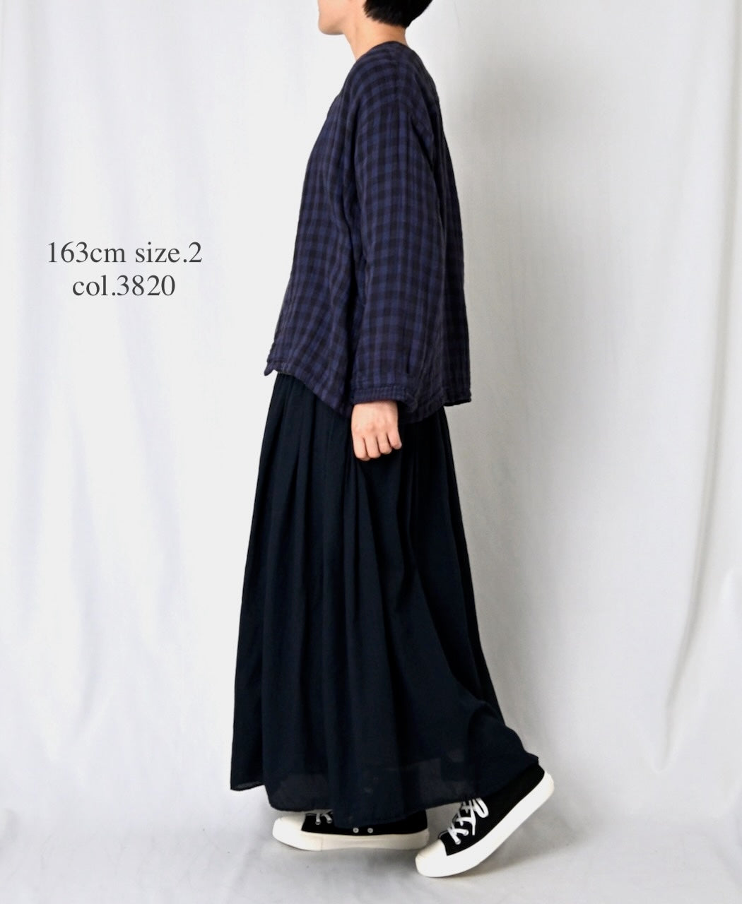 INAM2683DGD COTTON DOUBLE GAUZE CHECK OVERDYE CREW NECK CARDIGAN
