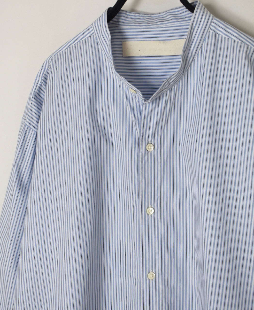 NVL2613 POPLIN STRIPE BANDED COLLAR L/SL SHIRT