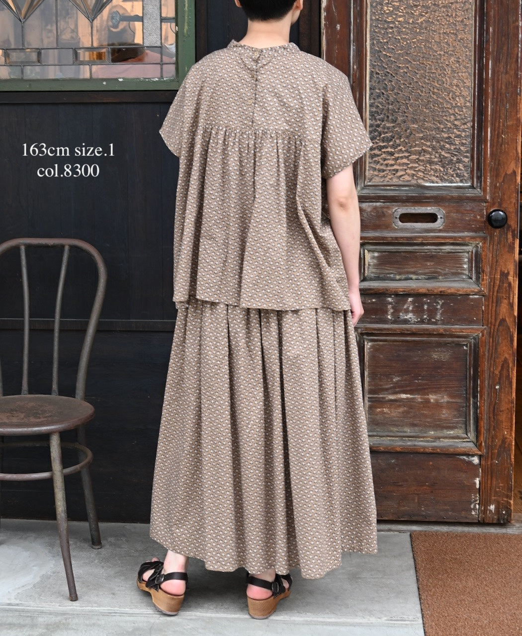 NSL26032 COTTON SLUB SMALL FLOWR PRINT BACK OPENING STAND COLLAR SHIRT