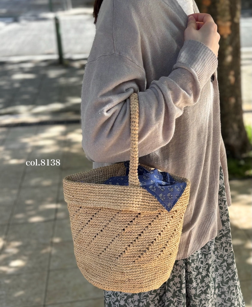 ANMDS2501 RAFFIA ONE HANDLE BARREL BAG