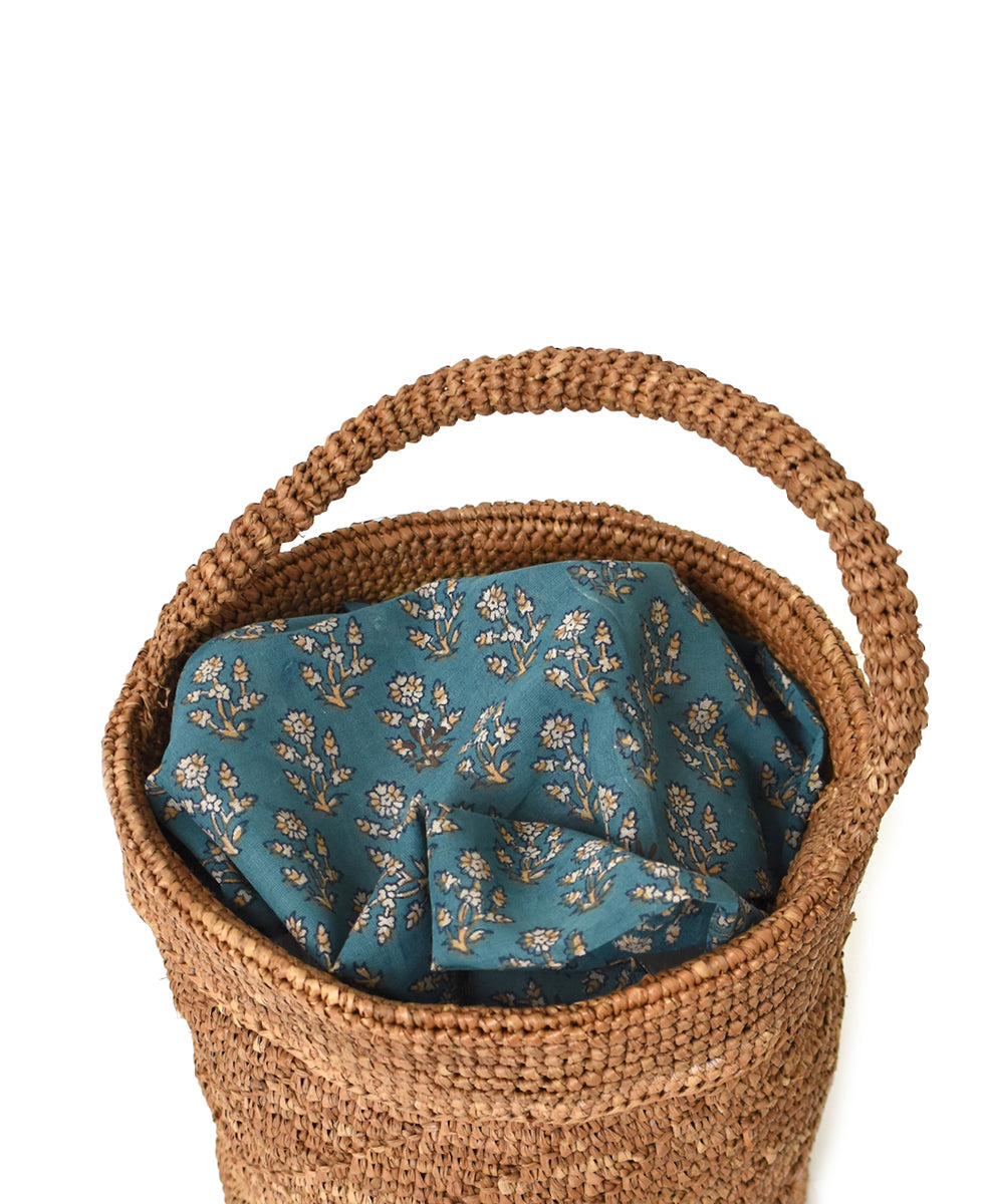 ANMDS2501 RAFFIA ONE HANDLE BARREL BAG