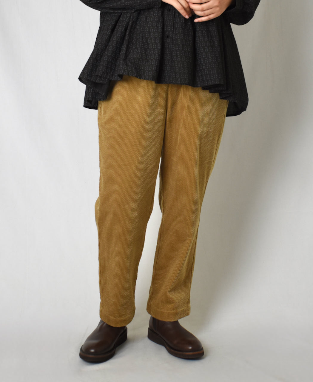 GNMDS2101CR 8WALE CORDUROY EASY TAPERED PANTS
