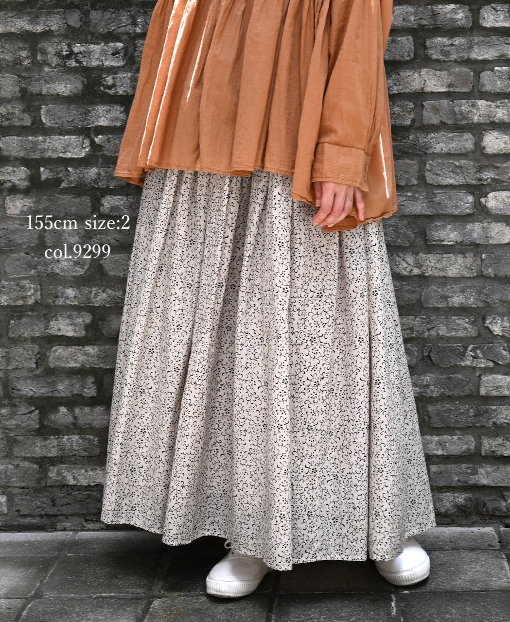 INMDS26123 POWER LOOM COTTON VOILE ARABESQUE HAND SCREEN PRINT FLARED SKIRT WITH PINTUCK