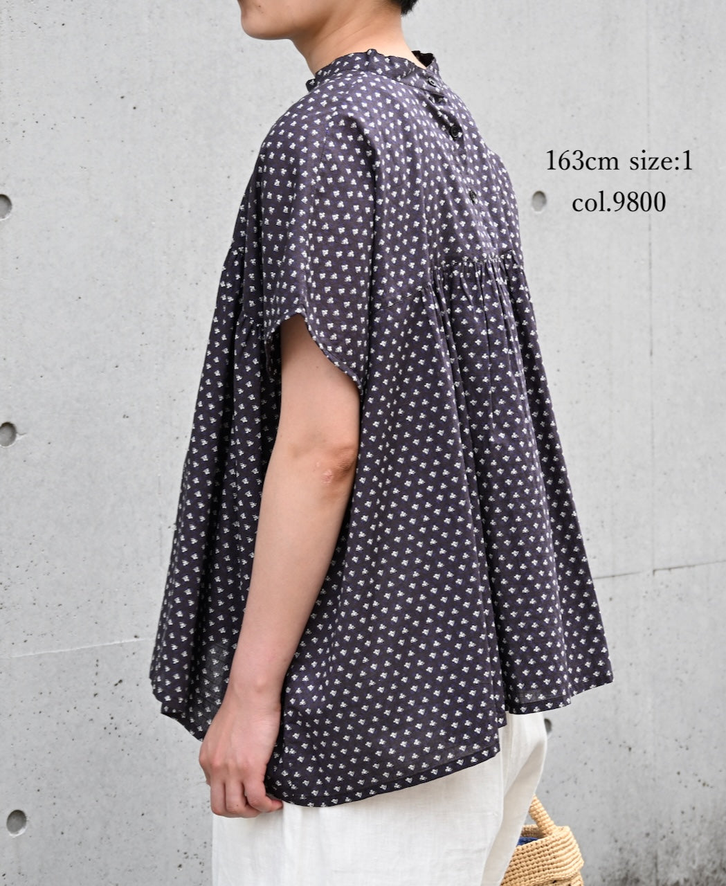 NSL26032 COTTON SLUB SMALL FLOWR PRINT BACK OPENING STAND COLLAR SHIRT