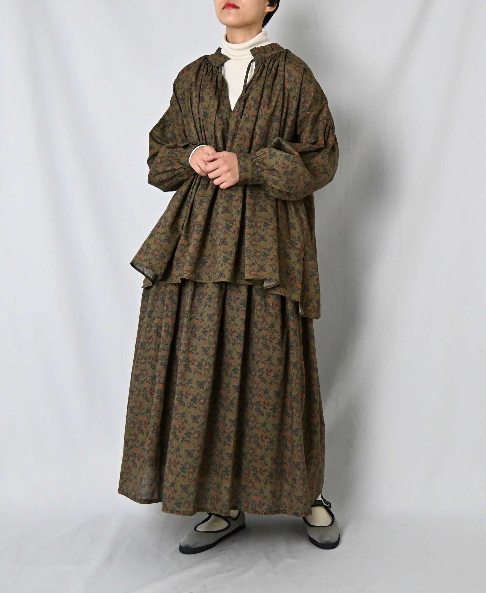 163cm　size:2　col.9846　シャツとのセットアップスタイルもおすすめです。