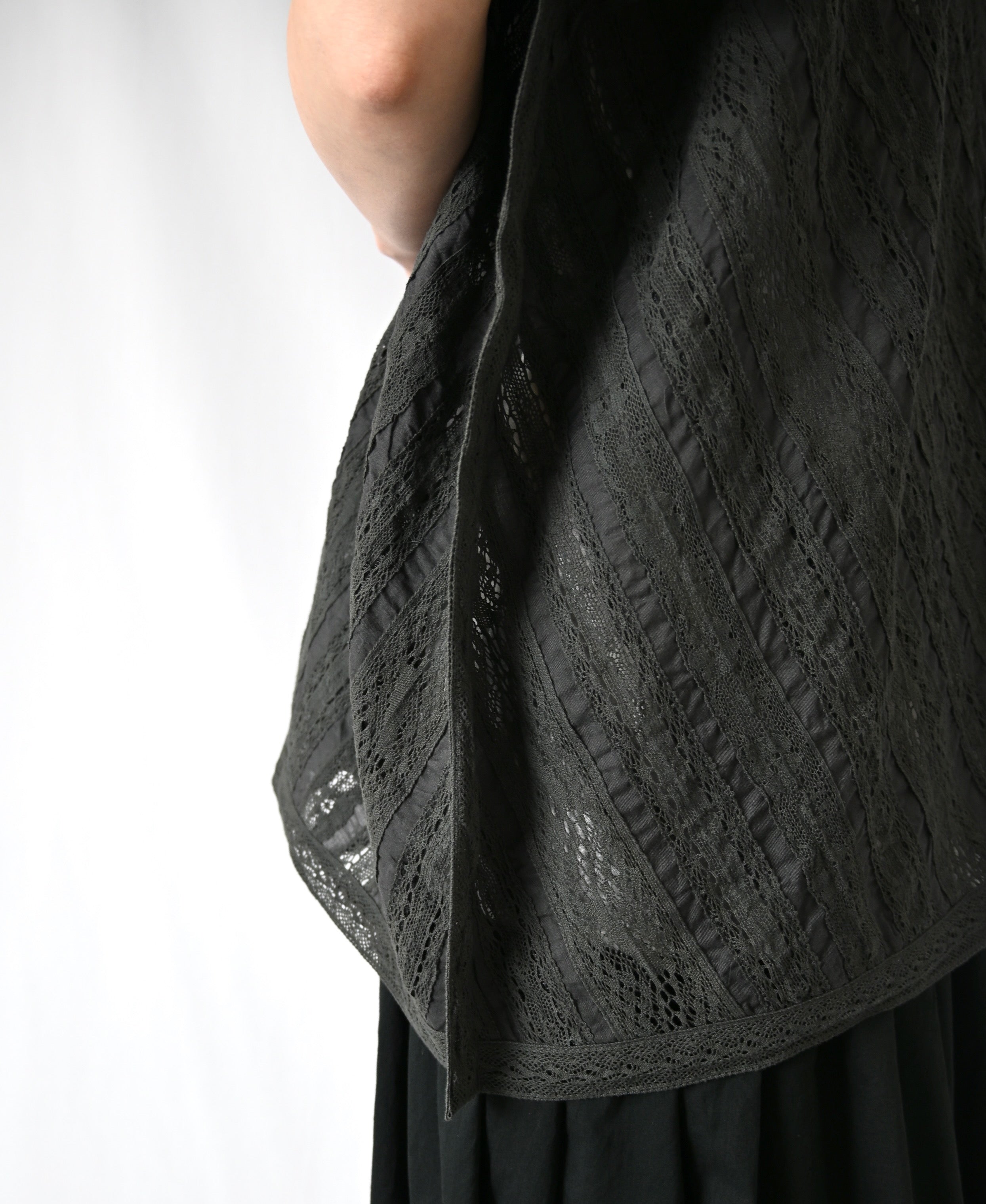 NSL25063 ALL LACE FRENCH/SL PONCHO