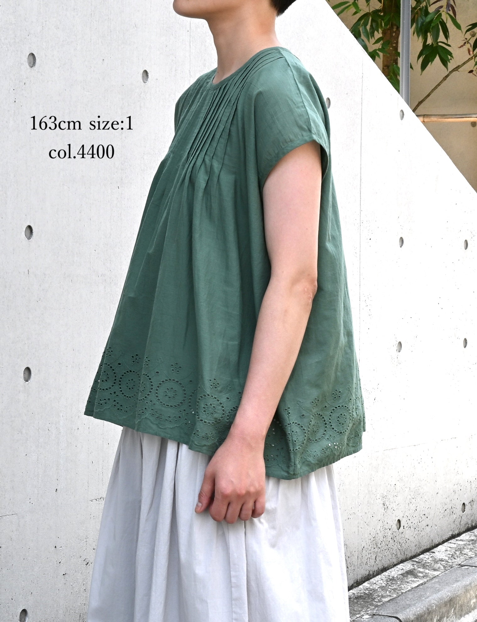 INSL26342 80s VOILE PLAIN WITH CUT WORK LACE CREW NECK FRENCH/SL SHIRTS WITH PINTUCK