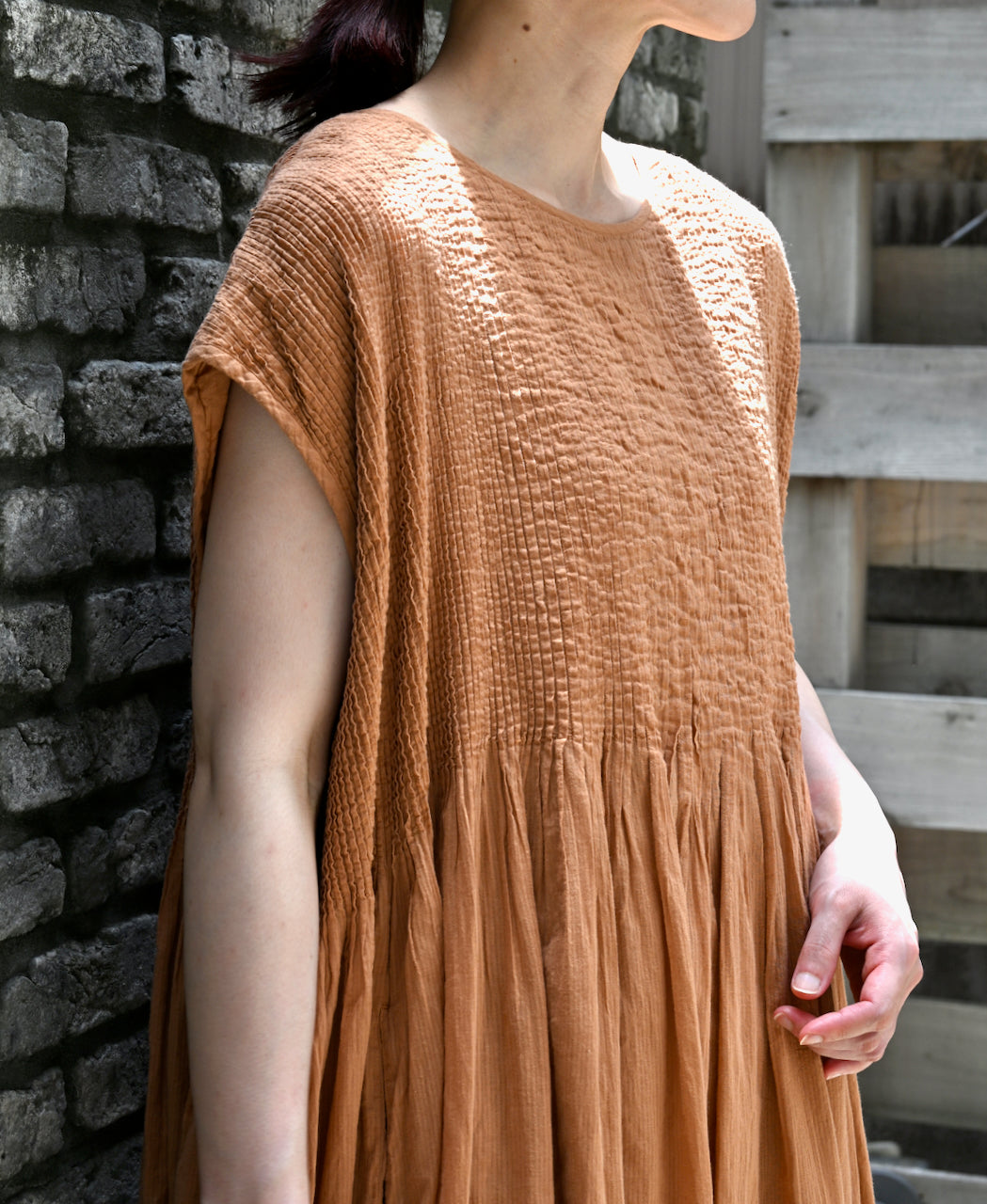 NMDS26513D 80s ORGANIC VOILE STRIPE (OVERDYE) CREW-NECK F/SL DRESS WITH PINTUCK
