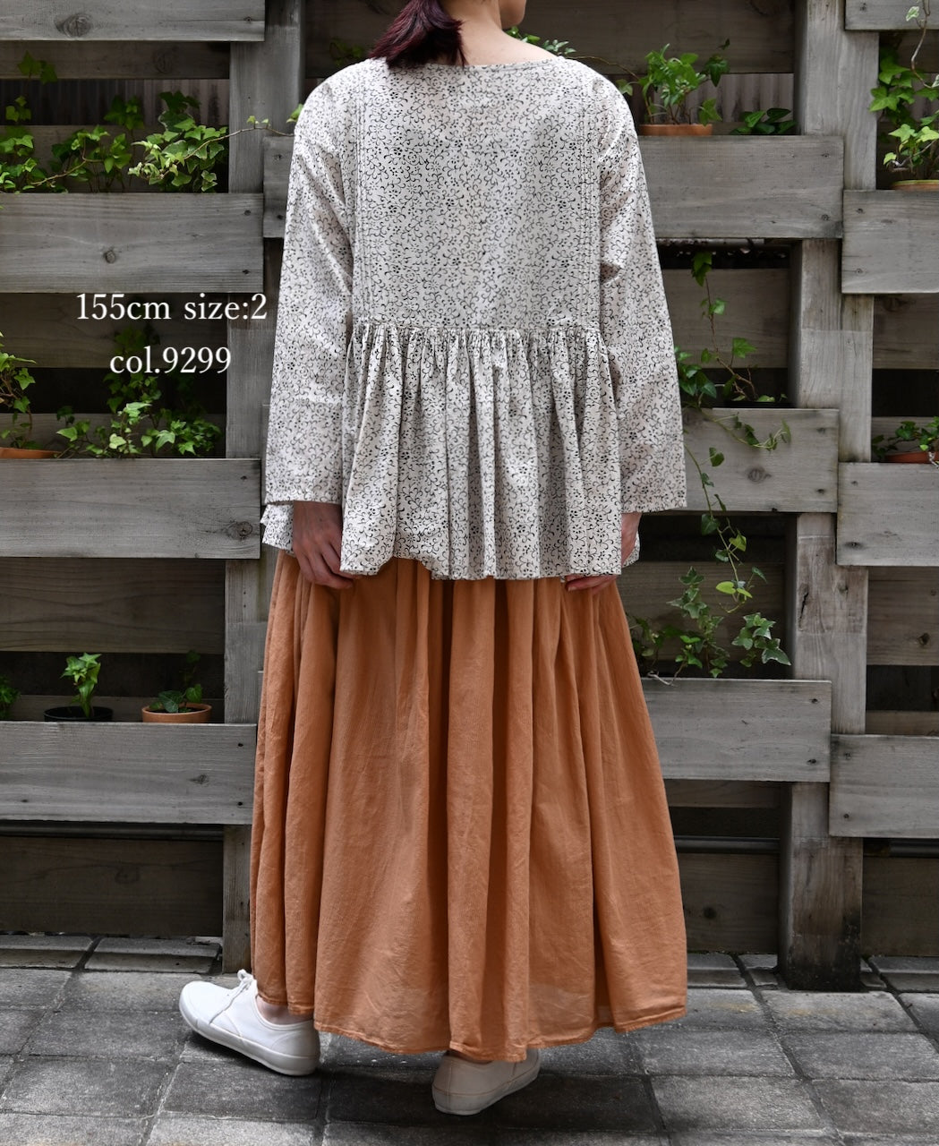 INMDS26121 POWER LOOM COTTON VOILE ARABESQUE HAND SCREEN PRINT RAJASTHAN TUCK GATHERED 3/4SL PULLOVER