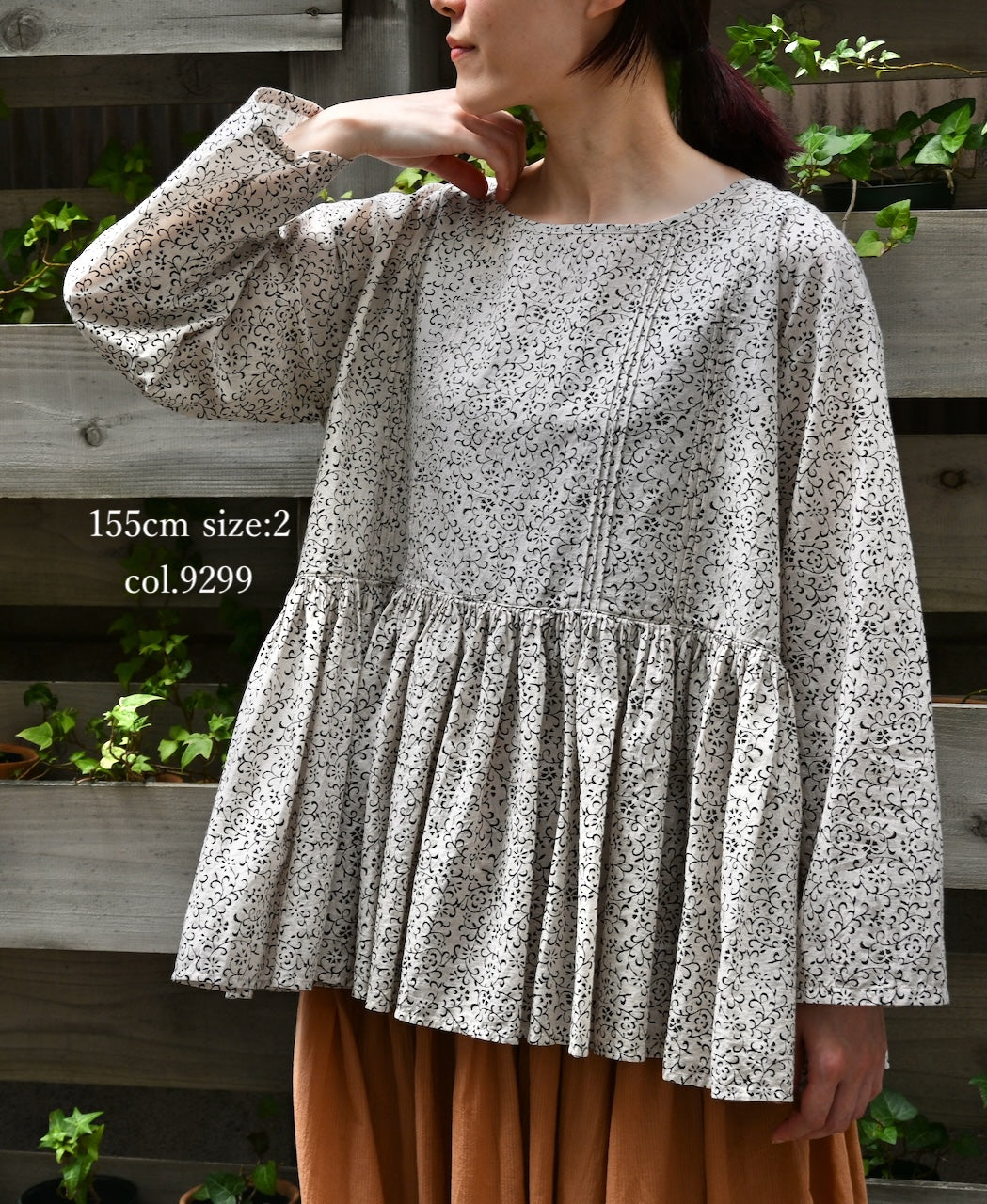 INMDS26121 POWER LOOM COTTON VOILE ARABESQUE HAND SCREEN PRINT RAJASTHAN TUCK GATHERED 3/4SL PULLOVER