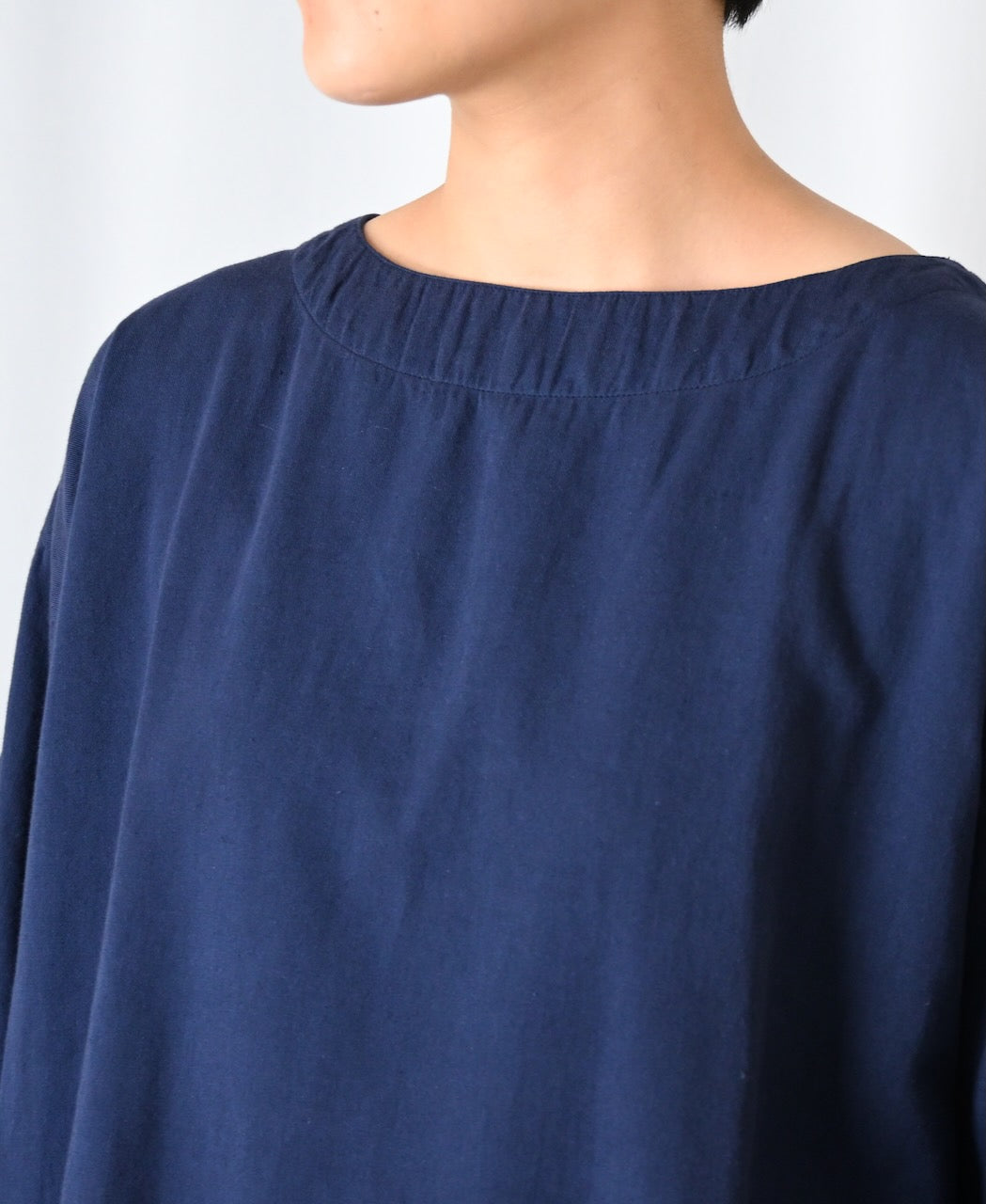 INAM2661TD 30s COTTON TWILL OVERDYE BOAT NECK SMOCK