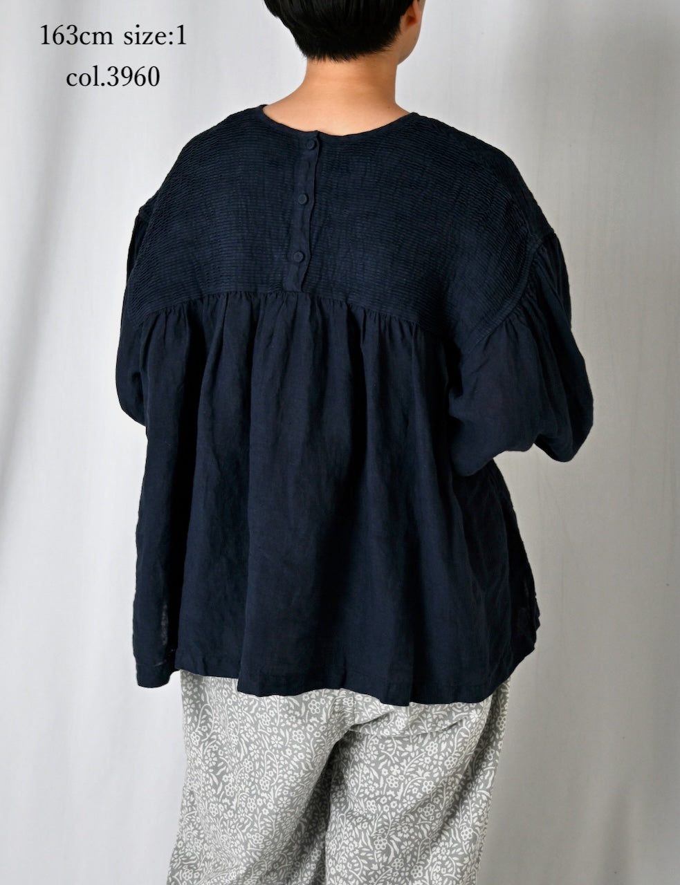 INMDS26003D 60s AUTOLOOM LINEN PLAIN OVERDYE BACK OPENING PULLOVER WITH MINI PINTUCK