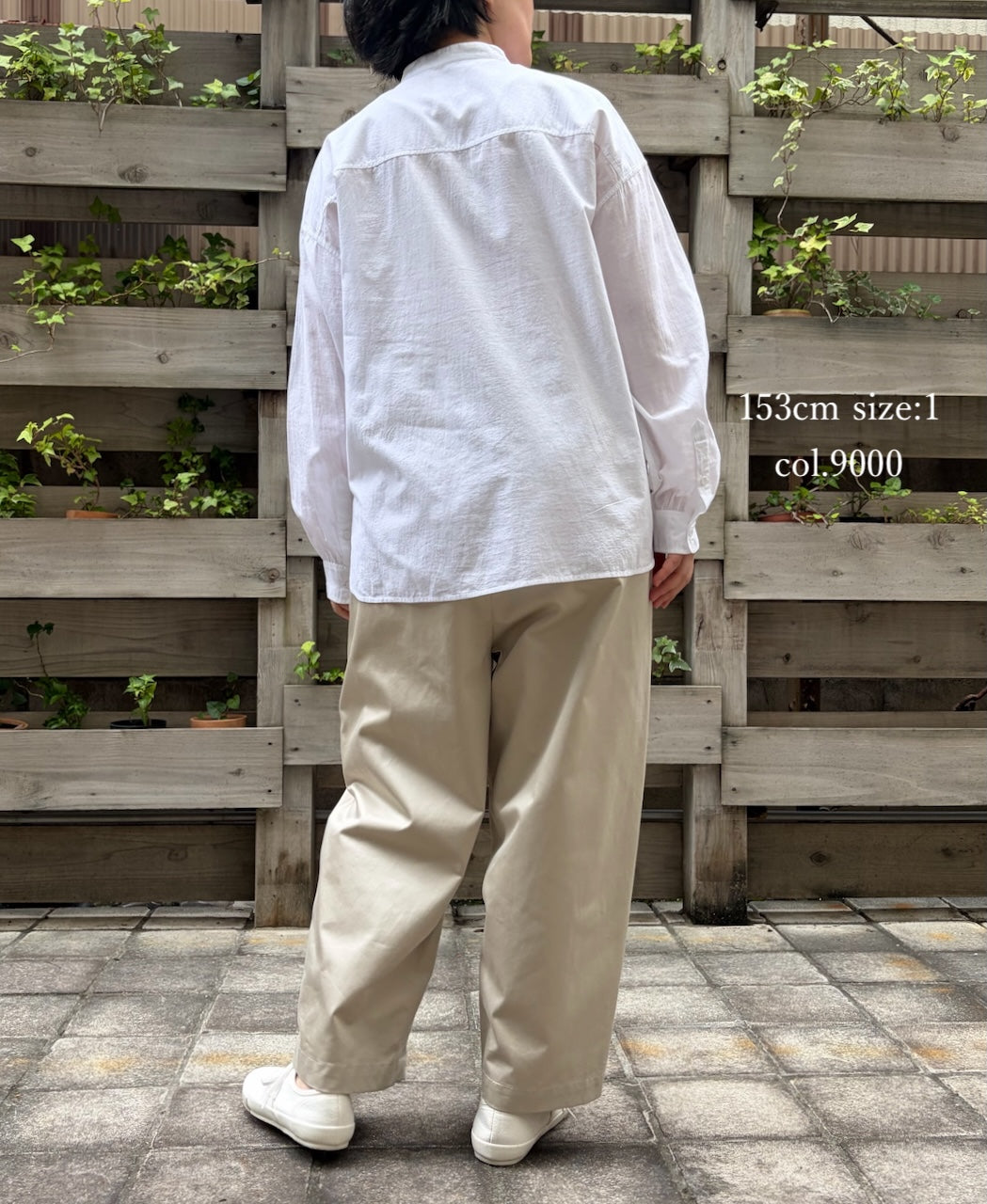 NMDS26521 60s ORGANIC CAMBRIC WITH EMB BANDED COLLAR PINTUCK & EMB SHIRT