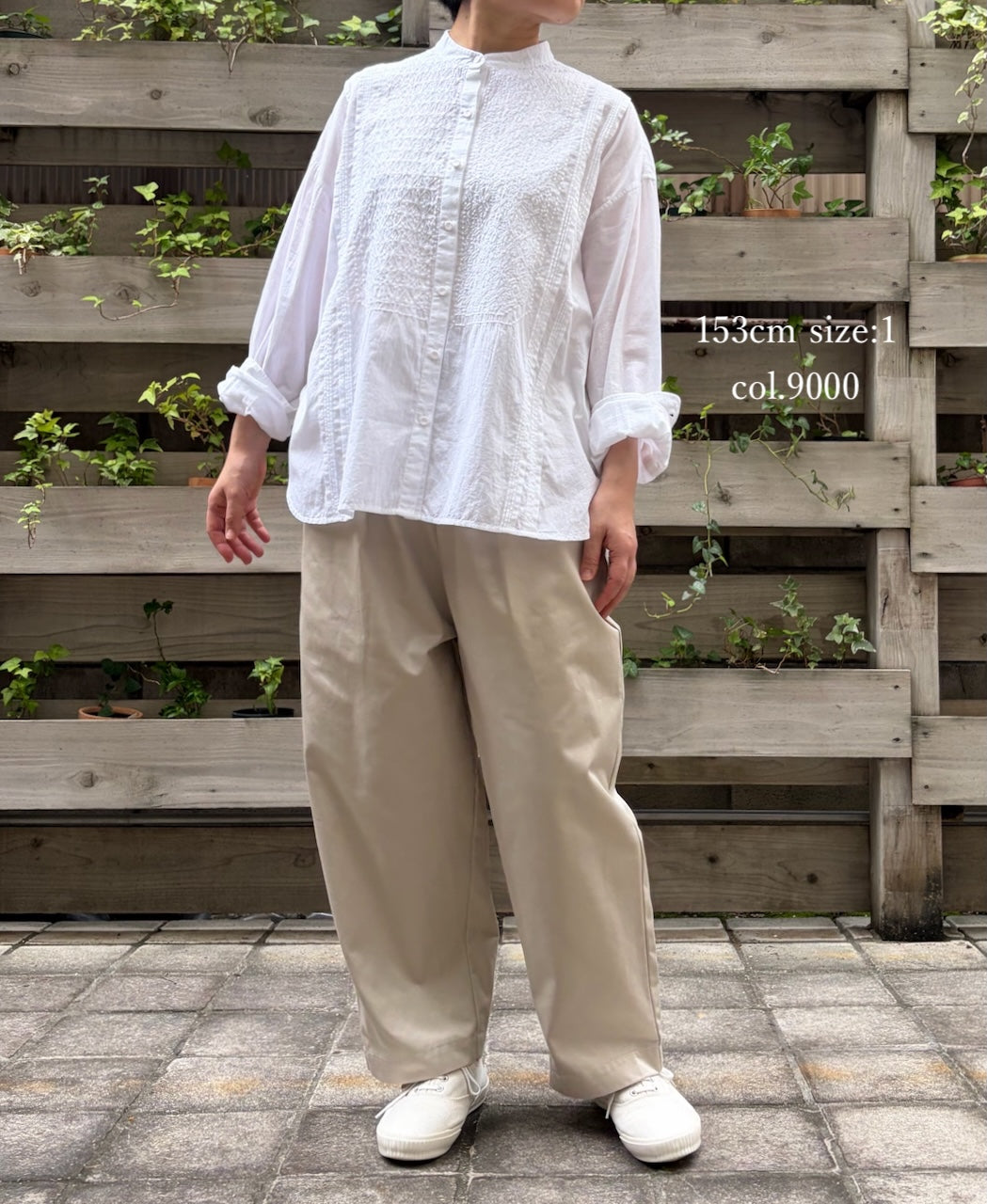 NMDS26521 60s ORGANIC CAMBRIC WITH EMB BANDED COLLAR PINTUCK & EMB SHIRT