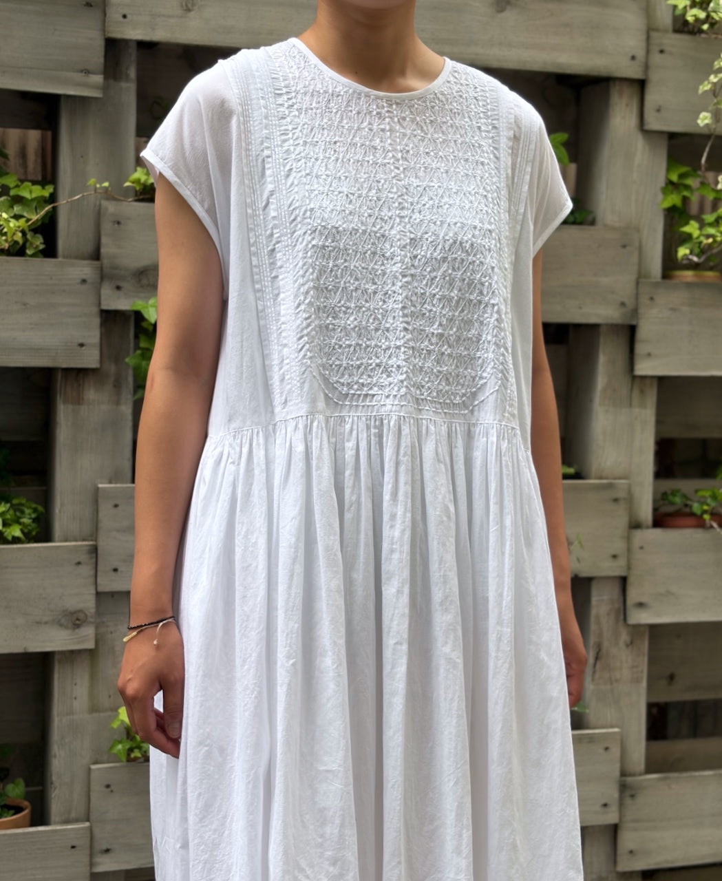 NMDS26523 60s ORGANIC CAMBRIC WITH EMB FRENCH/SL BACK OPENING DRESS