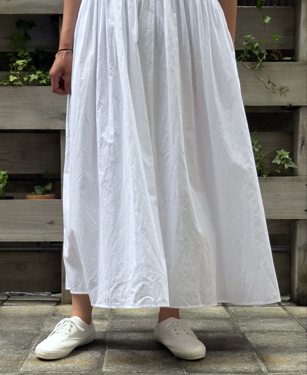 NMDS26523 60s ORGANIC CAMBRIC WITH EMB FRENCH/SL BACK OPENING DRESS